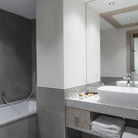Mgm & Residences - Le Hameau De L'ours Aparthotel 4*